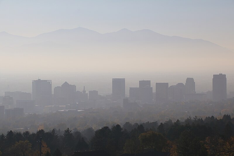 File:Salt Lake City smog haze skyline 01.jpg