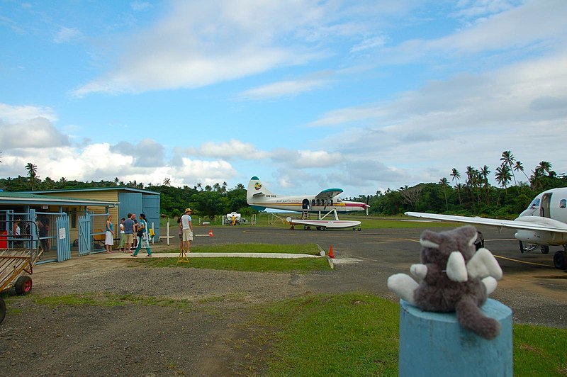 File:SavusavuAirportFull.jpg