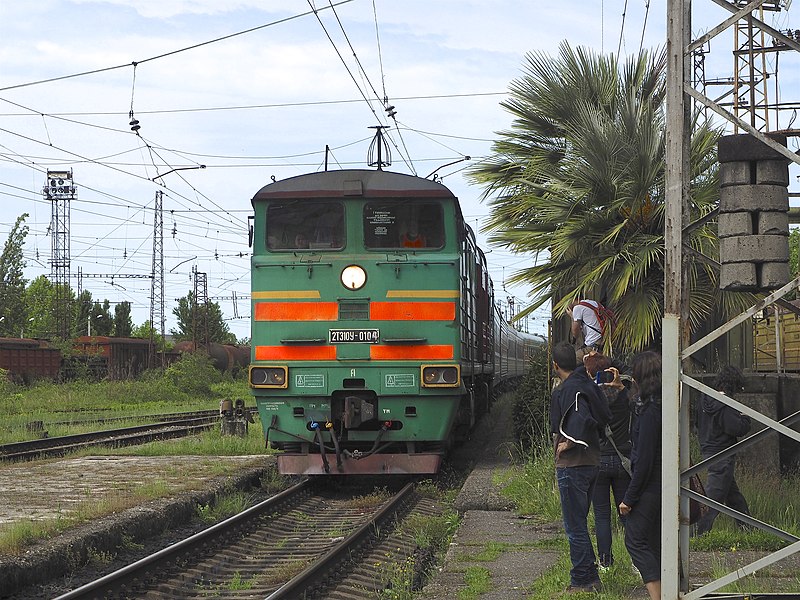 File:Scenes around Sukhumi, Abkhazia (29245465135).jpg