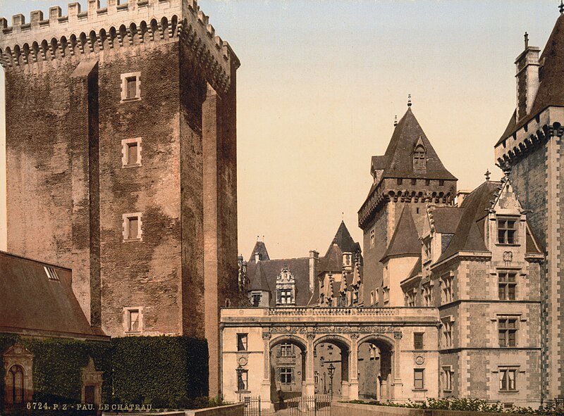 File:SchlossPau1900-1.jpg