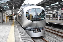 5番線特急ホームの001系電車（2019年7月3日撮影）