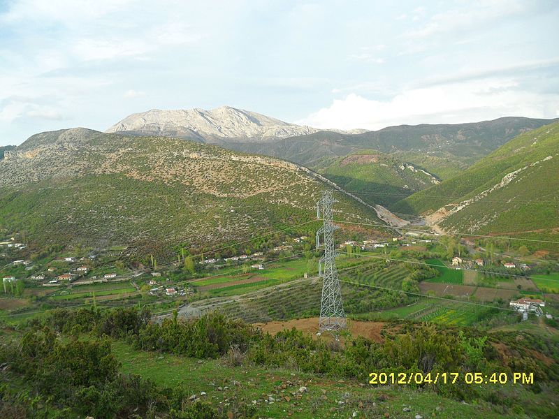 File:Shehër-Lezhe - panoramio (10).jpg