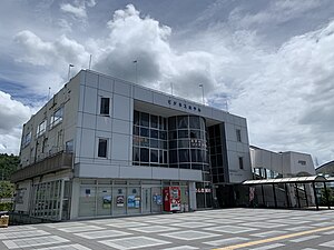 園部站西口(2022年7月)