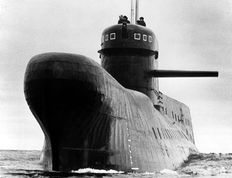 Fichier:Soviet India class submarine in 1983.JPEG