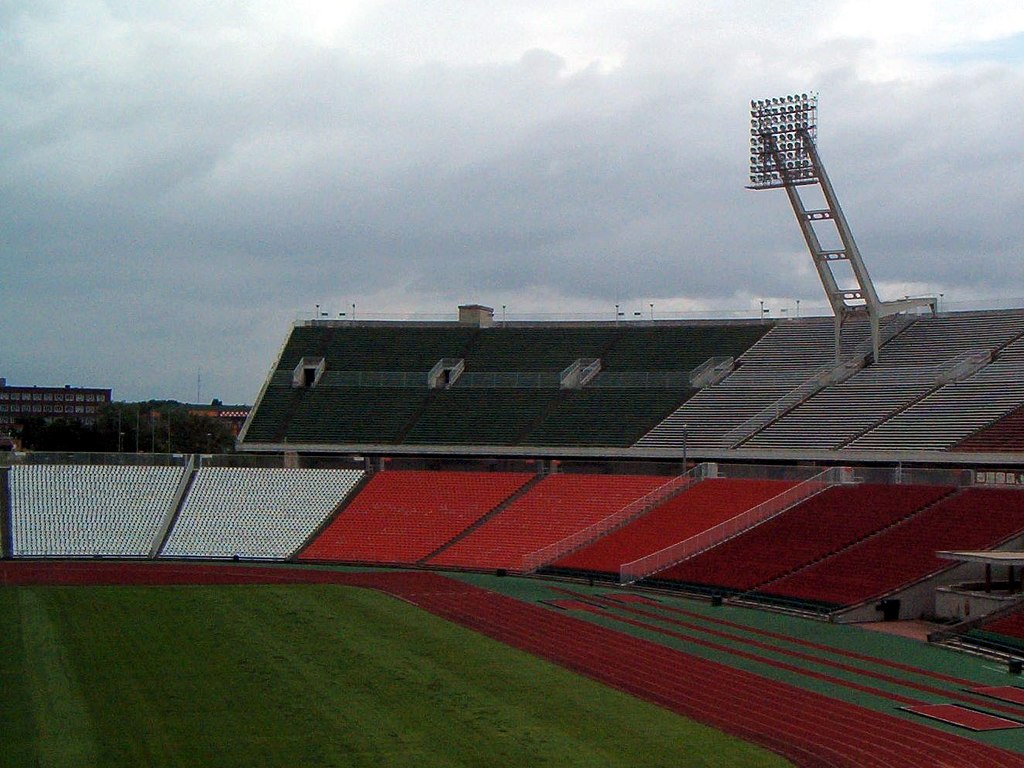 Archivo:Stadion Puskas Ferenc.jpg - Wikipedia, la enciclopedia libre