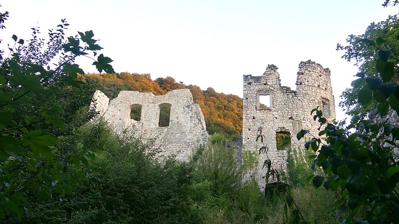 File:Stari grad Samobor I. 2013.JPG