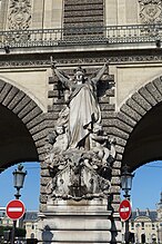 Alegoría de la Marina.  Fachada del Louvre, tramo arqueado.