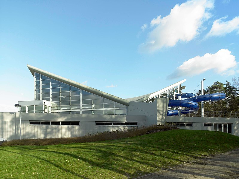 File:Stedelijk sportcentrum van arch. Isia Isgour - 375225 - onroerenderfgoed.jpg