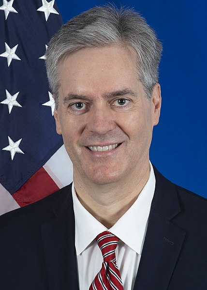 File:Stephen J. Akard official photo (cropped).jpg