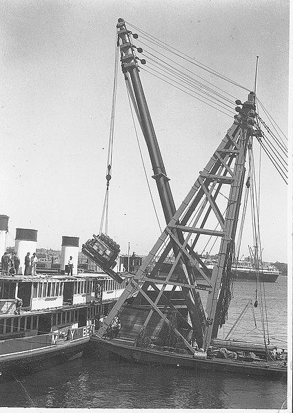 File:Sydney Ferry BELLUBERA new engines.jpg