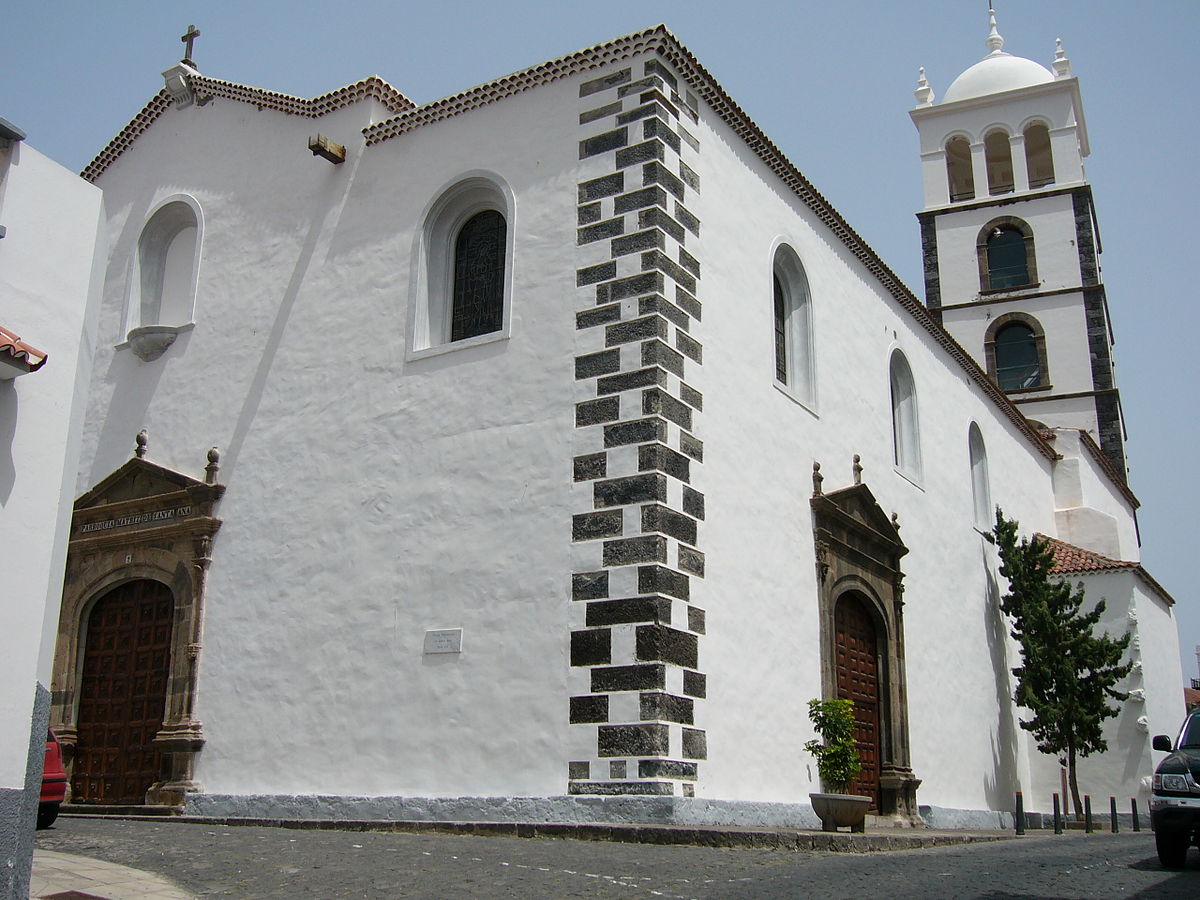 Санта ана. Тенерифе Церковь Святой. Церковь Санта-ана, Вильнюс. Iglesia de Santa Ana Сан-Мигелито.