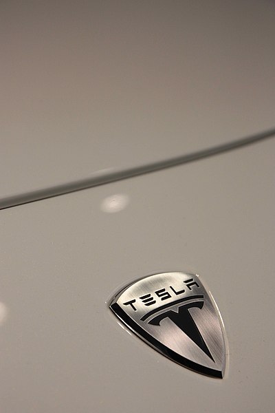 File:Tesla Roadster Sport insignia.jpg