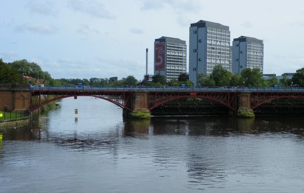 River Clyde and Waddell Court towers ('Hutchie B'), 2009