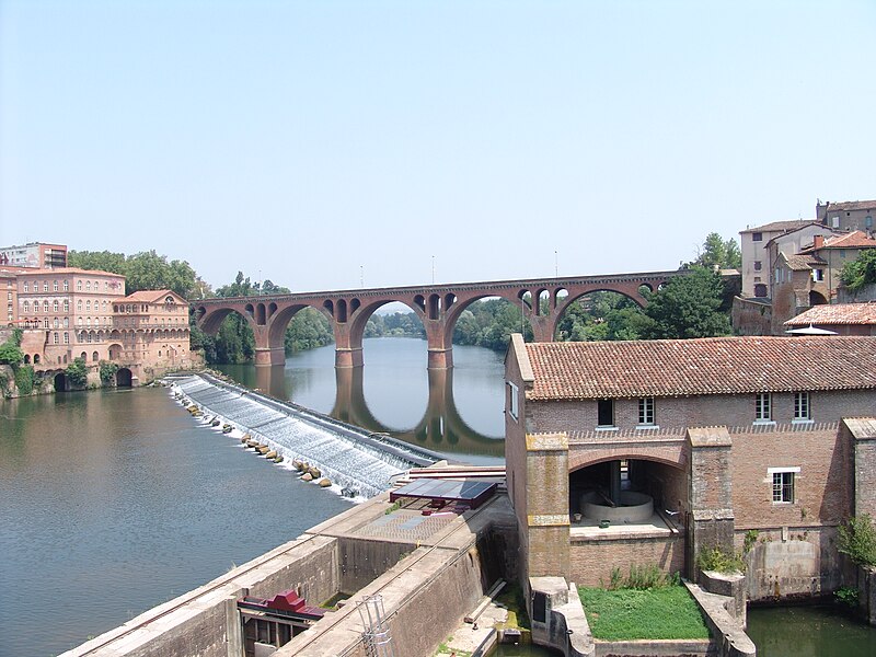 File:The new bridge over the Tarn, Albi.jpg