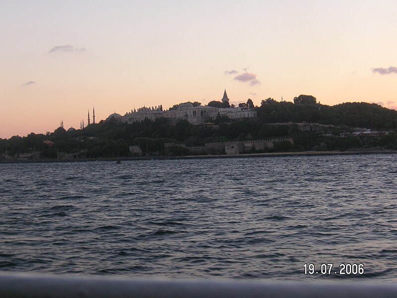 File:Topkapi bosphorus.jpg