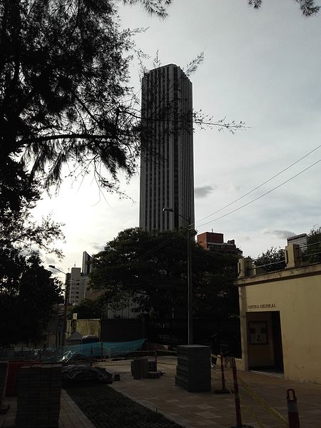 File:Torre colpatria cinco.jpg