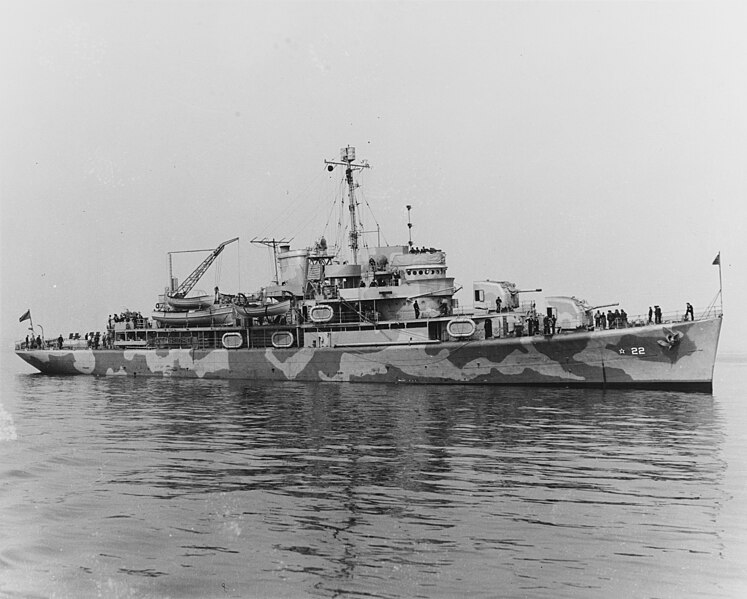 File:USS Matagorda (AVP-22) in 1942 - 19-N-28802.jpg