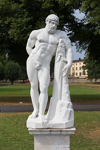File:Unidentified statue at the eastern entrance to Drottningholms slott, Photo 3.jpg