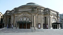 Wainwright's performance in Edinburgh commemorated the musical heritage and history of the 100-year-old Usher Hall (pictured in 2011). Usher Hall, Edinburgh.jpg