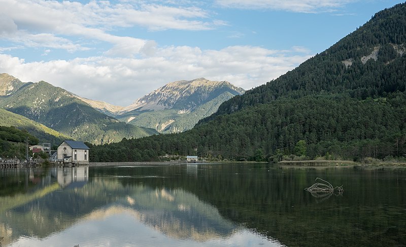 File:Valle de Pineta - Embalse 01.jpg