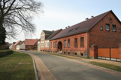 Vehlow Lindenstraße nördlich Dorfkirche