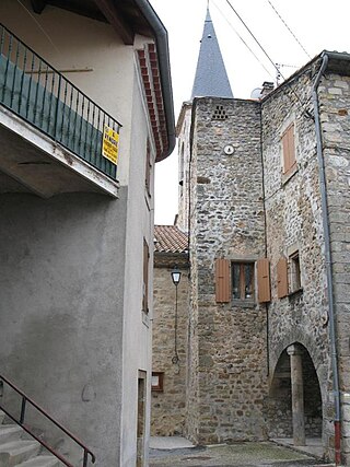 Village de Uzer (Ardèche).jpg