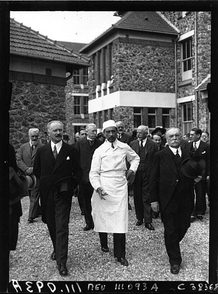 File:Villejuif-Inauguration de l'Institut du Cancer-1934 (6).jpg