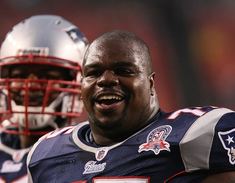 File:Vince-Wilfork 8-28-09 Patriots-vs-Redskins.jpg