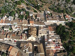 Vista área del casco urbano de Tormos.jpg