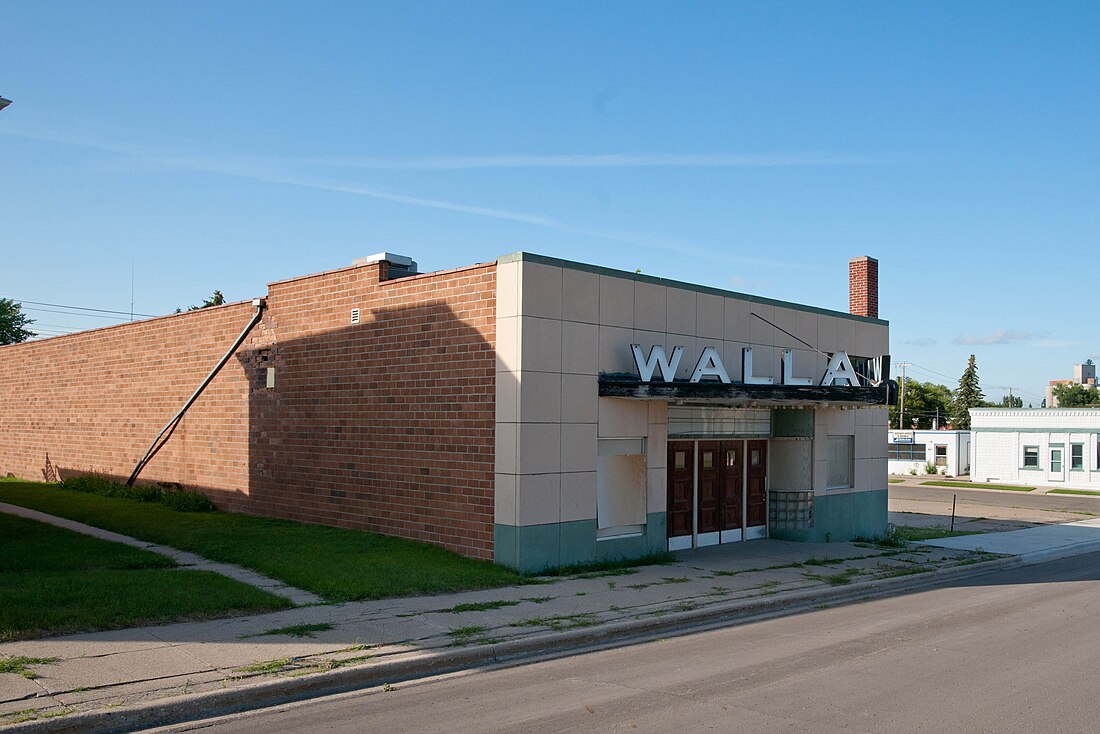 File:Walla Theater, Walhalla, North Dakota.jpg