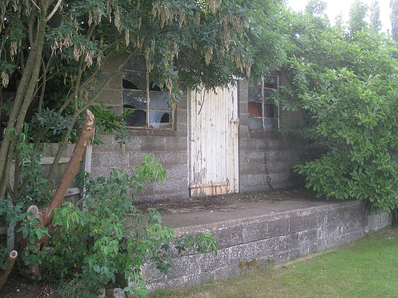 File:Well disguised nissen hut - geograph.org.uk - 3086381.jpg