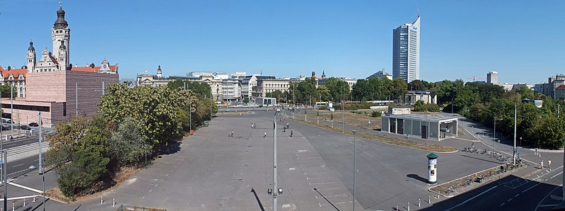 File:Wilhelm-Leuschner-Platz Leipzig.jpg