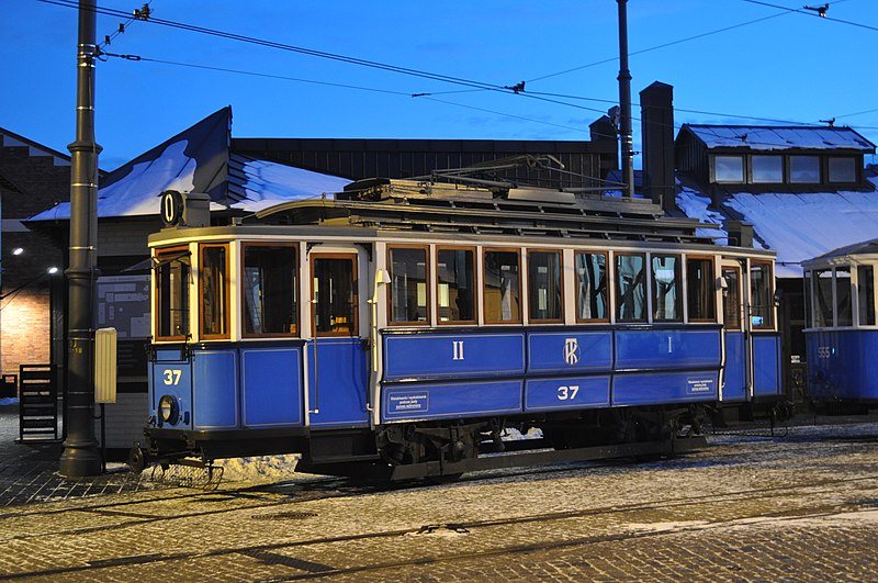 File:Zespół dawnej zajezdni tramwajowej w Krakowie (8630895993).jpg