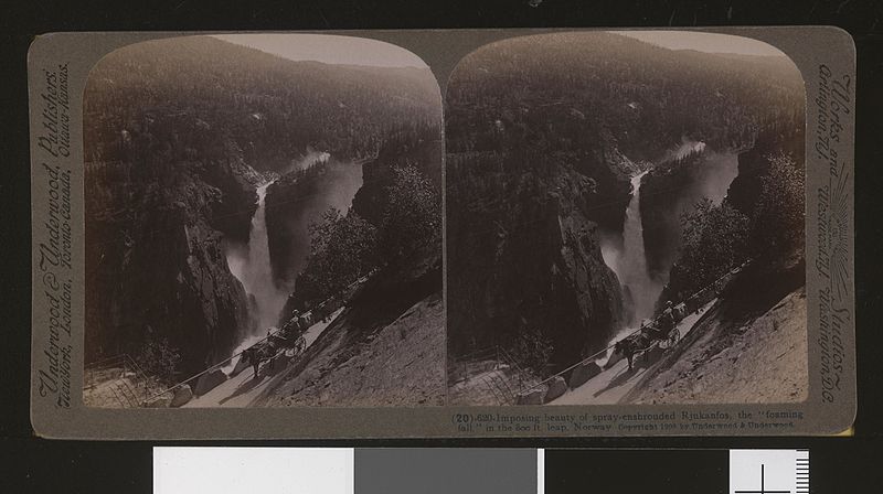 File:(20) - 620 - Imposing beauty of spray-enshrouded Rjukanfos, the "foaming fall" in the 800 ft. leap, Norway stereofotografi - no-nb digifoto 20160629 00009 bldsa stereo 0218.jpg