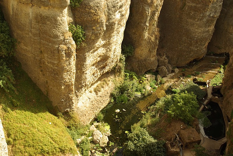 File:® S.D. (ES,EN) RONDA RIO GUADALEVIN VISTAS - panoramio (3).jpg