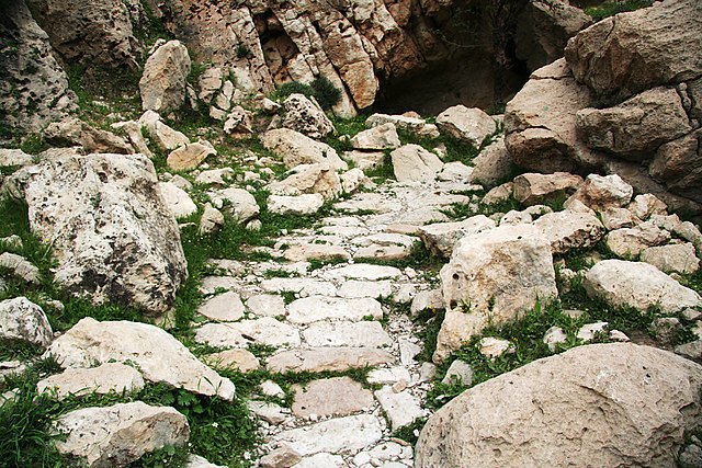 سنگفرش راه باستانی در ارجان بهبهان