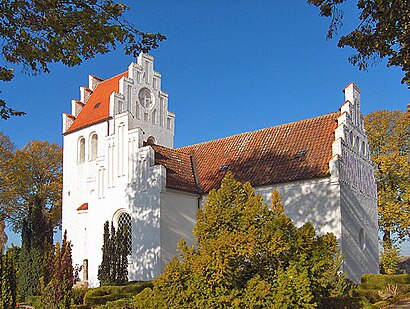 Sådan kommer du til Himlingøje Kirke med offentlig transport – Om stedet