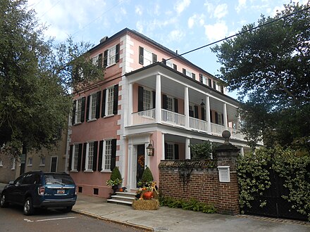 The Charles Graves House is one of the oldest on Tradd Street 123 Tradd.jpg