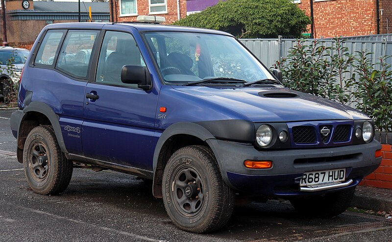 File:1998 Nissan Terrano II TDi SR 2.7 Front.jpg