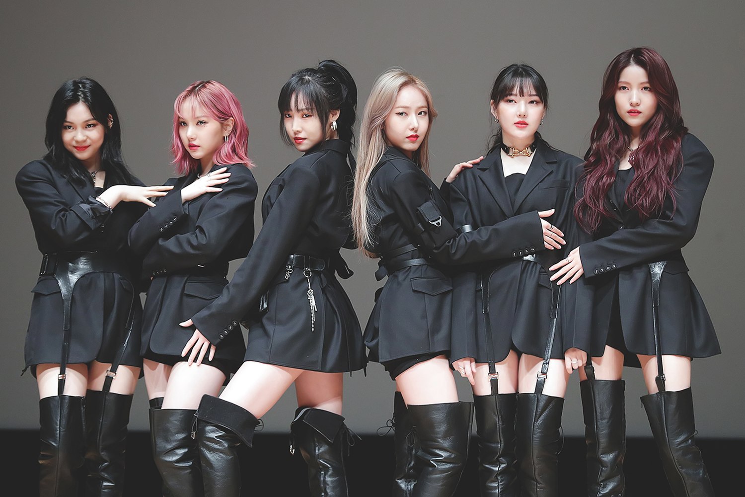 Герл группы республики корея. Группа GFRIEND. GFRIEND участницы 2020. Группа GFRIEND 2020. GFRIEND Apple.