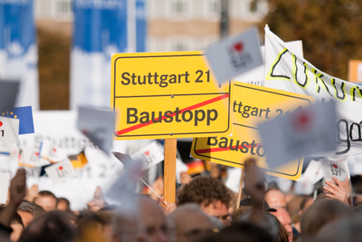 2010-10-23-Demo-Stuttgart21-Befuerworter.png