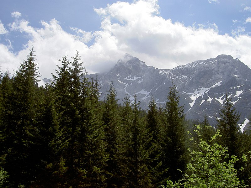 File:2012-06-02 Zugspitzgipfel in Wolken - panoramio.jpg