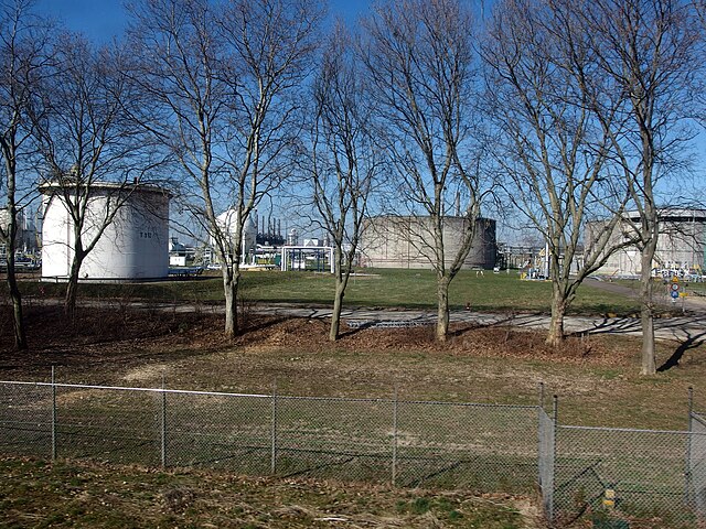 File:20150312 Geleen; DSM terrain seen from train 09.jpg ...