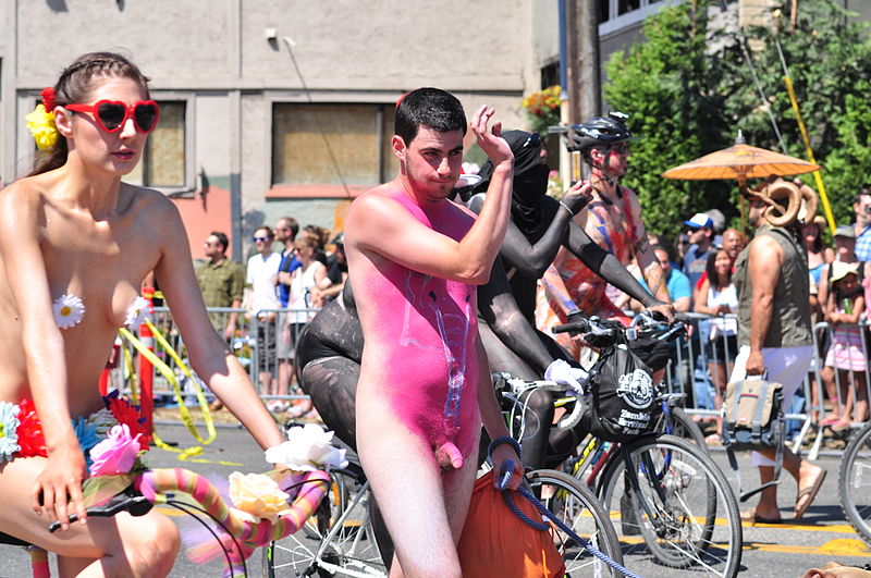 File:2015 Fremont Solstice cyclists 367.jpg