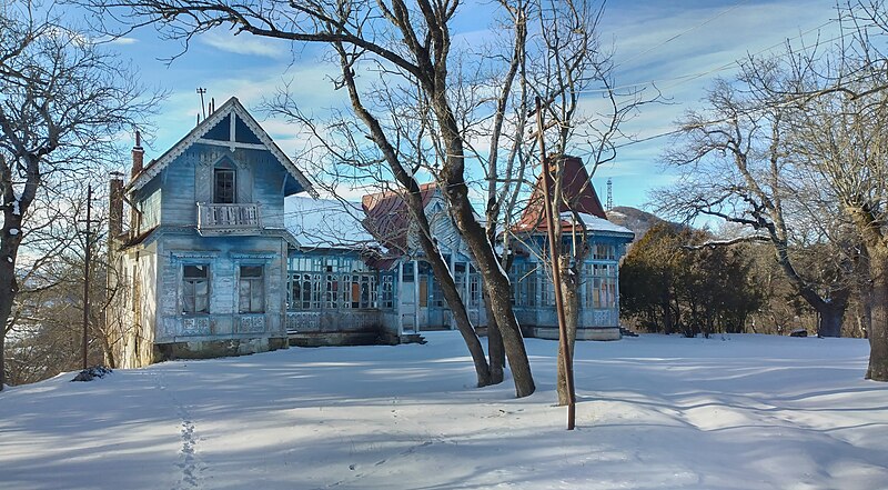 File:2024-01-28 "Beria's dacha" in Kojori.jpg