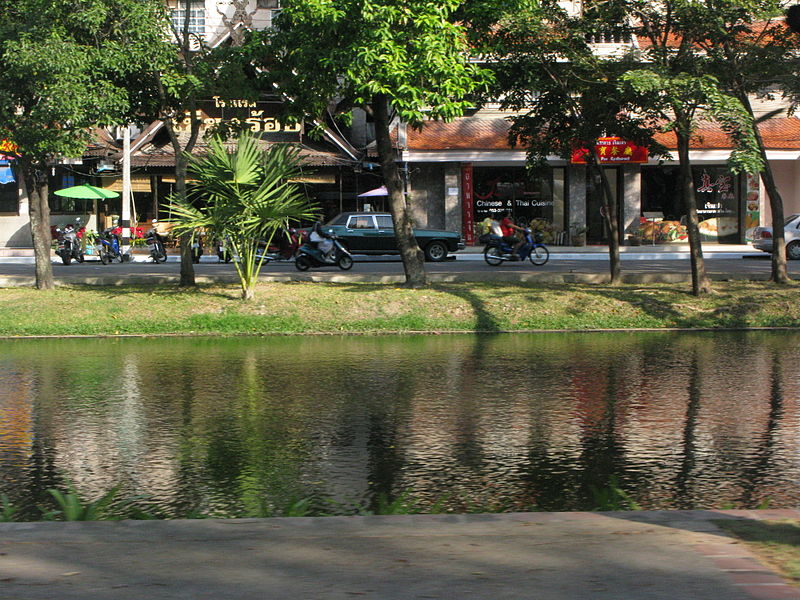 File:A street in Chiang Mai City.JPG