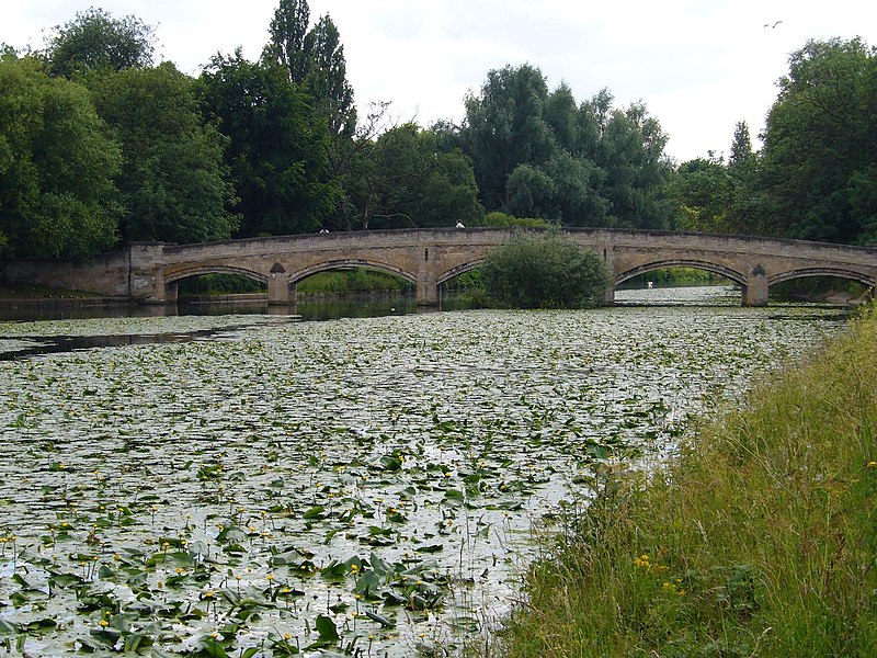 File:Abbey park - panoramio.jpg