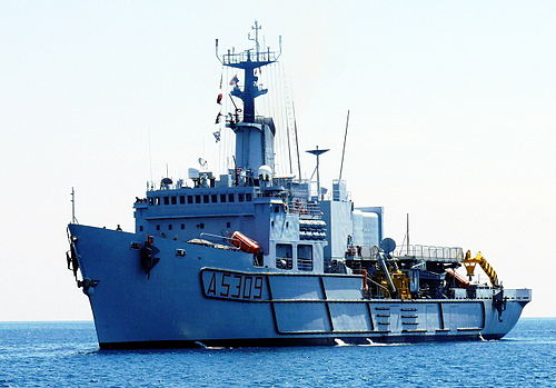 Italian ship Anteo, submarine rescue ship