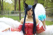 Cosplayer di Ahri.