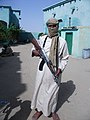 Un djihadiste d'AQMI dans le nord du Mali, en 2012, armé d'un fusil Type 56.